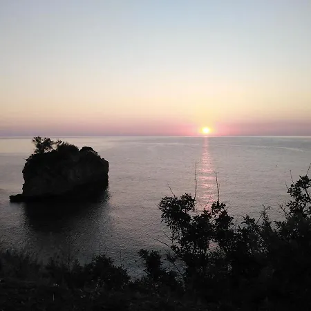Kamari Κεραμίδι
