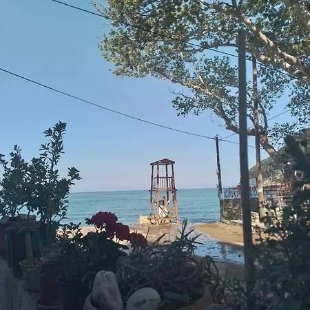 Holiday home Kamari Keramidhion